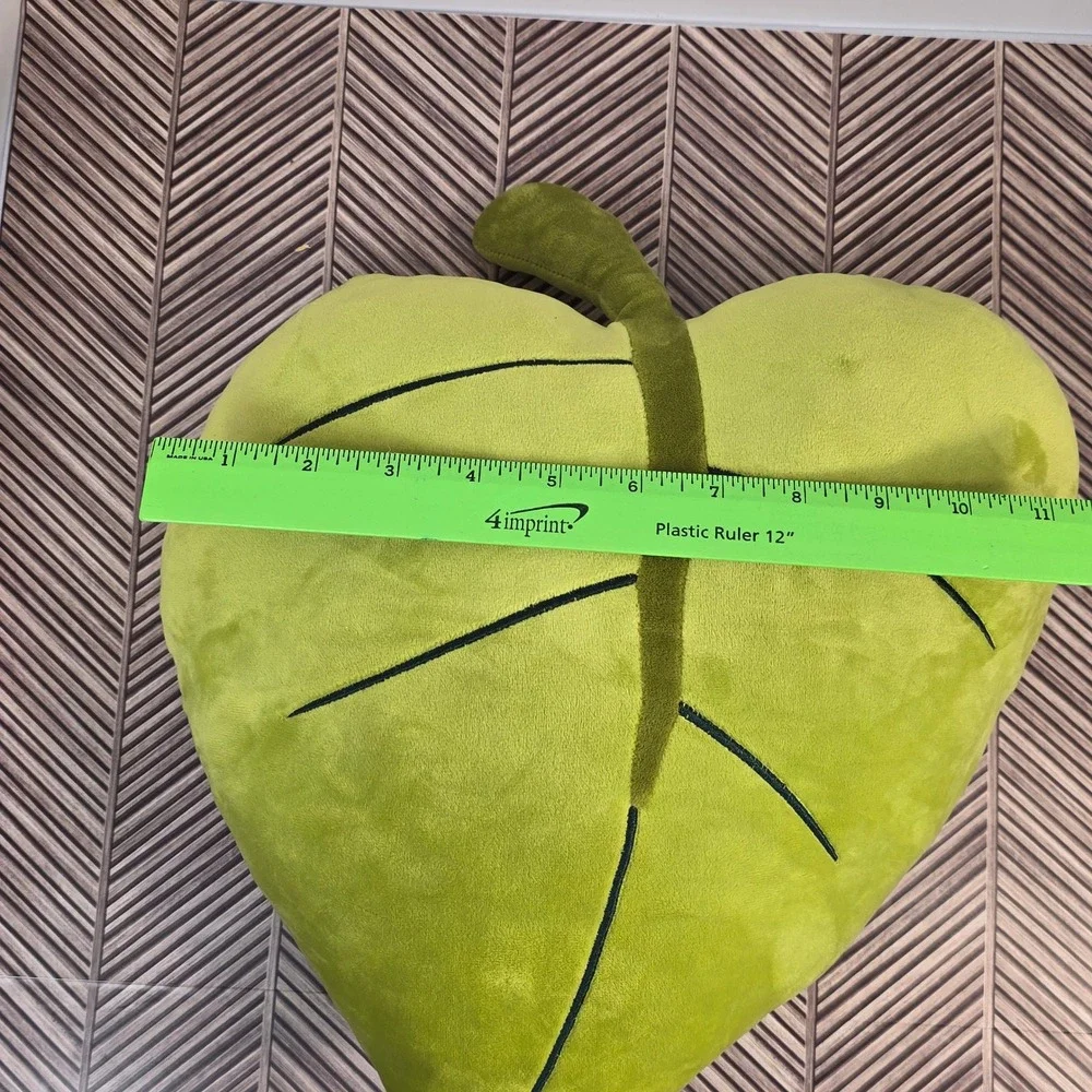 Green Leaf NEW‎ Decorative Throw Pillow Plush Botanical Heart Shape Nature Decor
